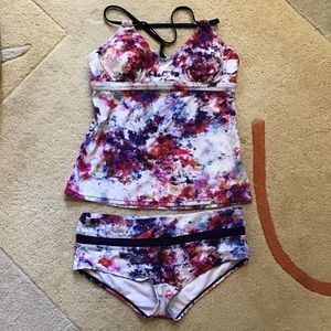 Athleta Hypersonic tankini and dolphin bottom